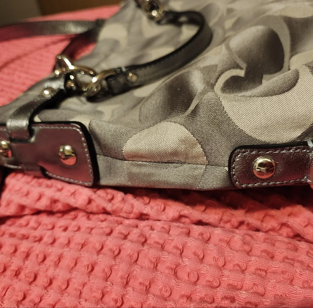 Coach y2k signature hobo silver grey monogram brand new vintage y2k condition - Picture 7 of 7
